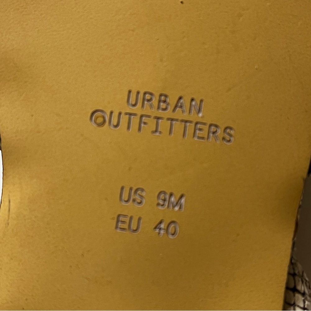 Urban Outfitters Dana Snake Slingback Mule - Picture 5 of 6